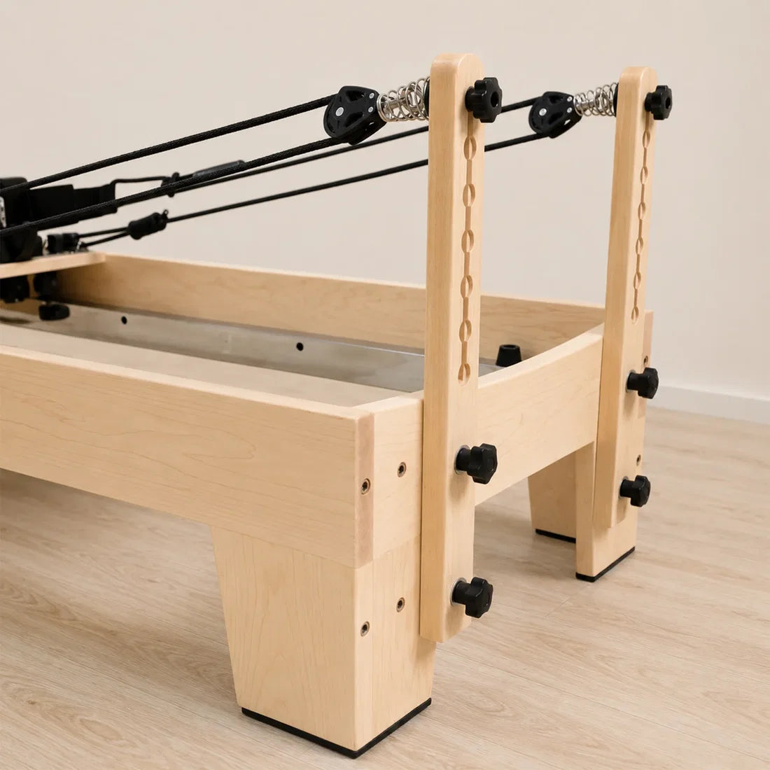 Eleno M4 Pro maple Pilates reformer in beige – product image 10