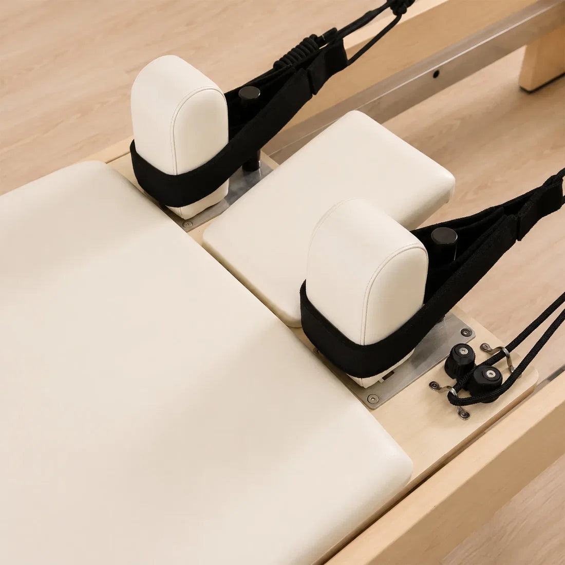 Eleno M4 Pro maple Pilates reformer in beige – product image 4